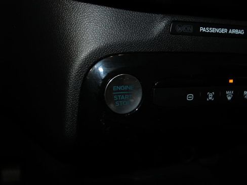 Used 2025 Ford Escape SE w/ Class II Trailer Tow Package FWD image 14