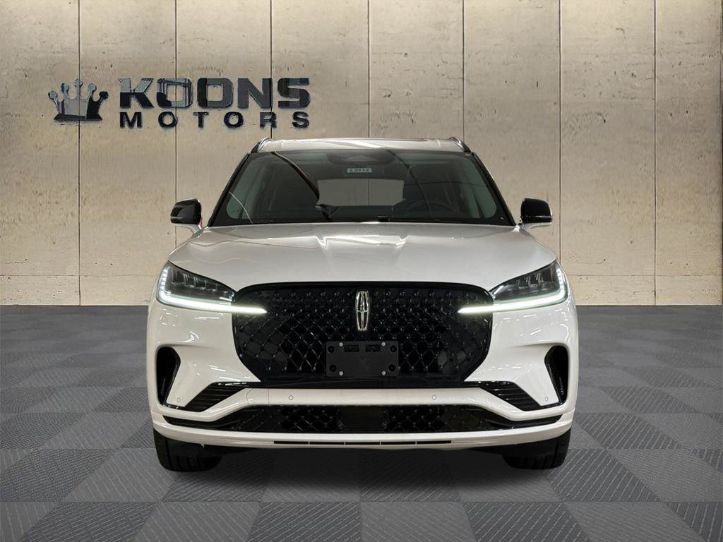 New 2026 Lincoln Aviator AWD w/ Jet Appearance Package image 3