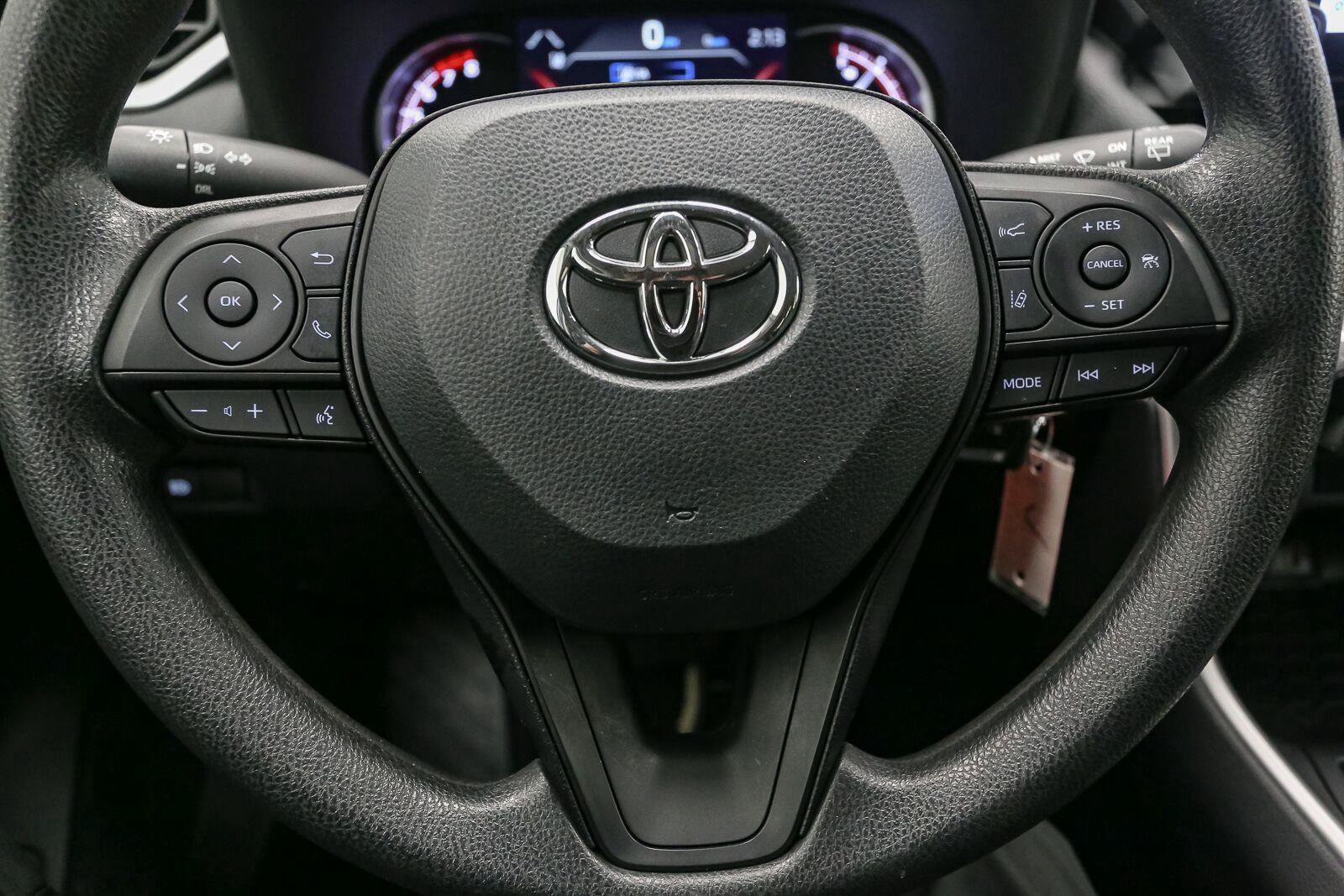 Certified 2024 Toyota RAV4 LE AWD/4WD image 31