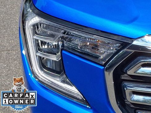 Used 2024 GMC Terrain SLT FWD image 9