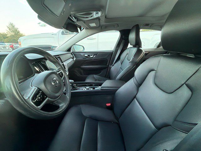 Used 2020 Volvo S60 T6 Momentum w/ Premium Package AWD/4WD image 7