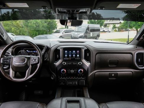 Used 2020 GMC Sierra 2500 Denali w/ Denali Ultimate Package AWD/4WD image 11