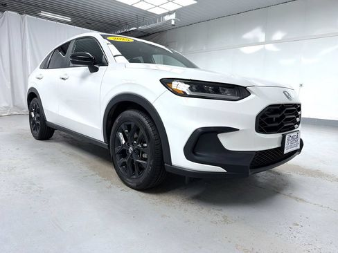 Used 2025 Honda HR-V Sport image 1