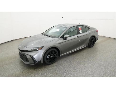 Used 2026 Toyota Camry SE w/ Convenience Package FWD image 1
