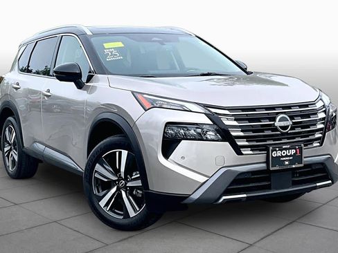 Used 2025 Nissan Rogue SL w/ SL Premium Package AWD/4WD image 3