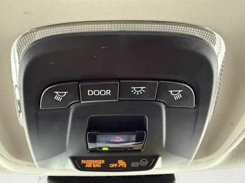 Used 2025 Toyota Corolla LE FWD image 22