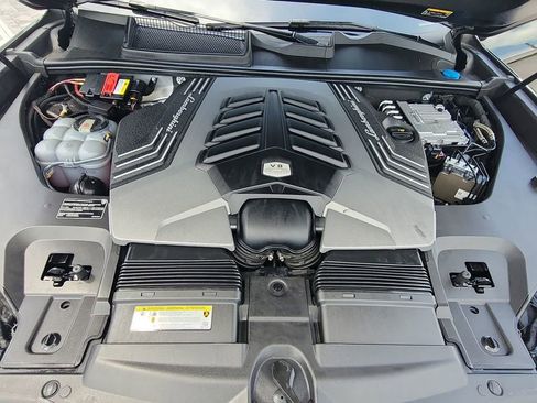 Used 2020 Lamborghini Urus image 30