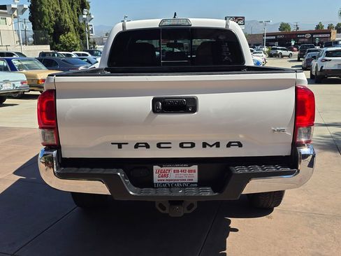 Used 2017 Toyota Tacoma TRD Off-Road w/ Tow Package image 12