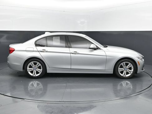 Used 2017 BMW 330i Sedan RWD image 6