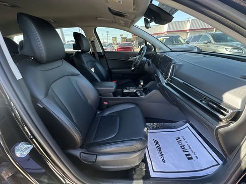 Used 2025 Kia Sportage EX FWD image 26