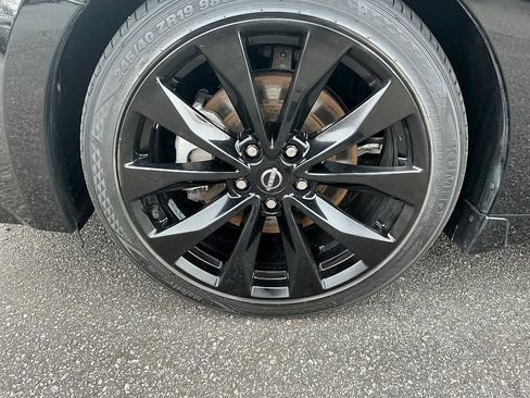 Certified 2023 Nissan Maxima SR w/ Sport Mat Group image 7