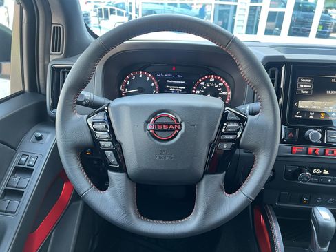 Used 2025 Nissan Frontier PRO-4X AWD/4WD image 28