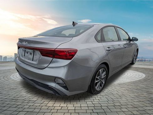 Used 2024 Kia Forte LXS w/ LXS Technology Package FWD image 5