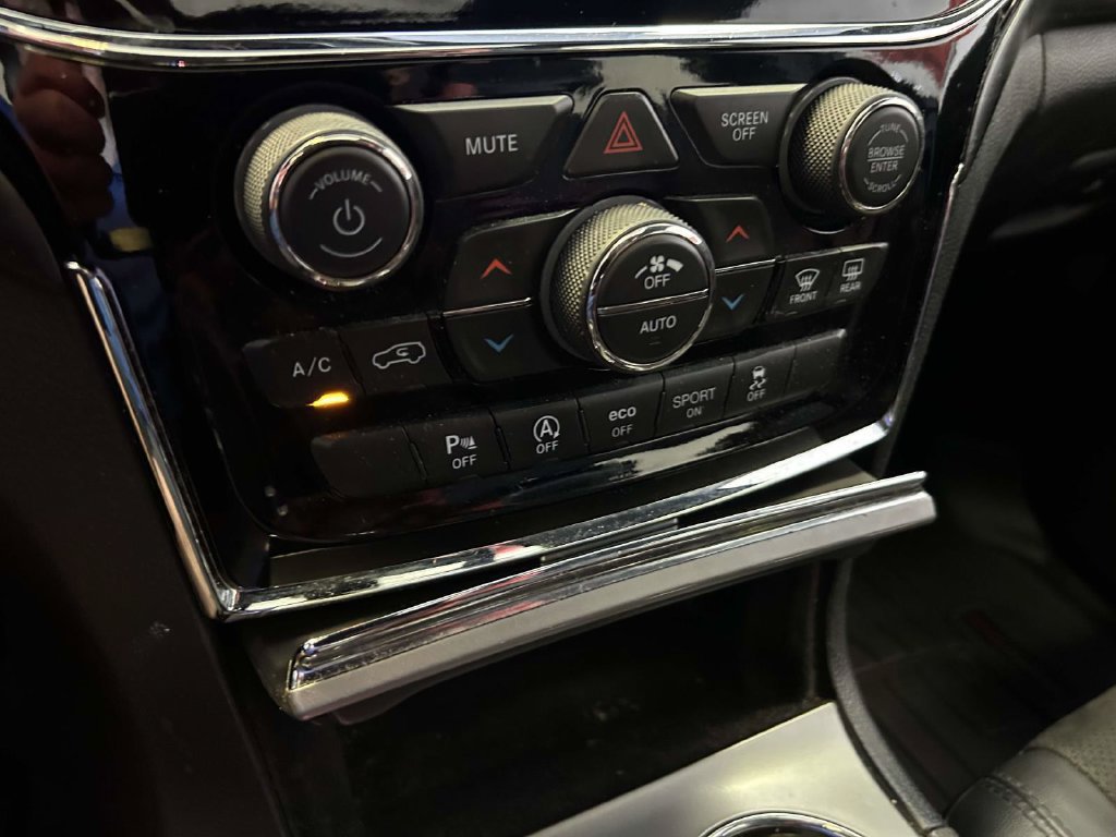 Used 2019 Jeep Grand Cherokee Altitude AWD/4WD image 23