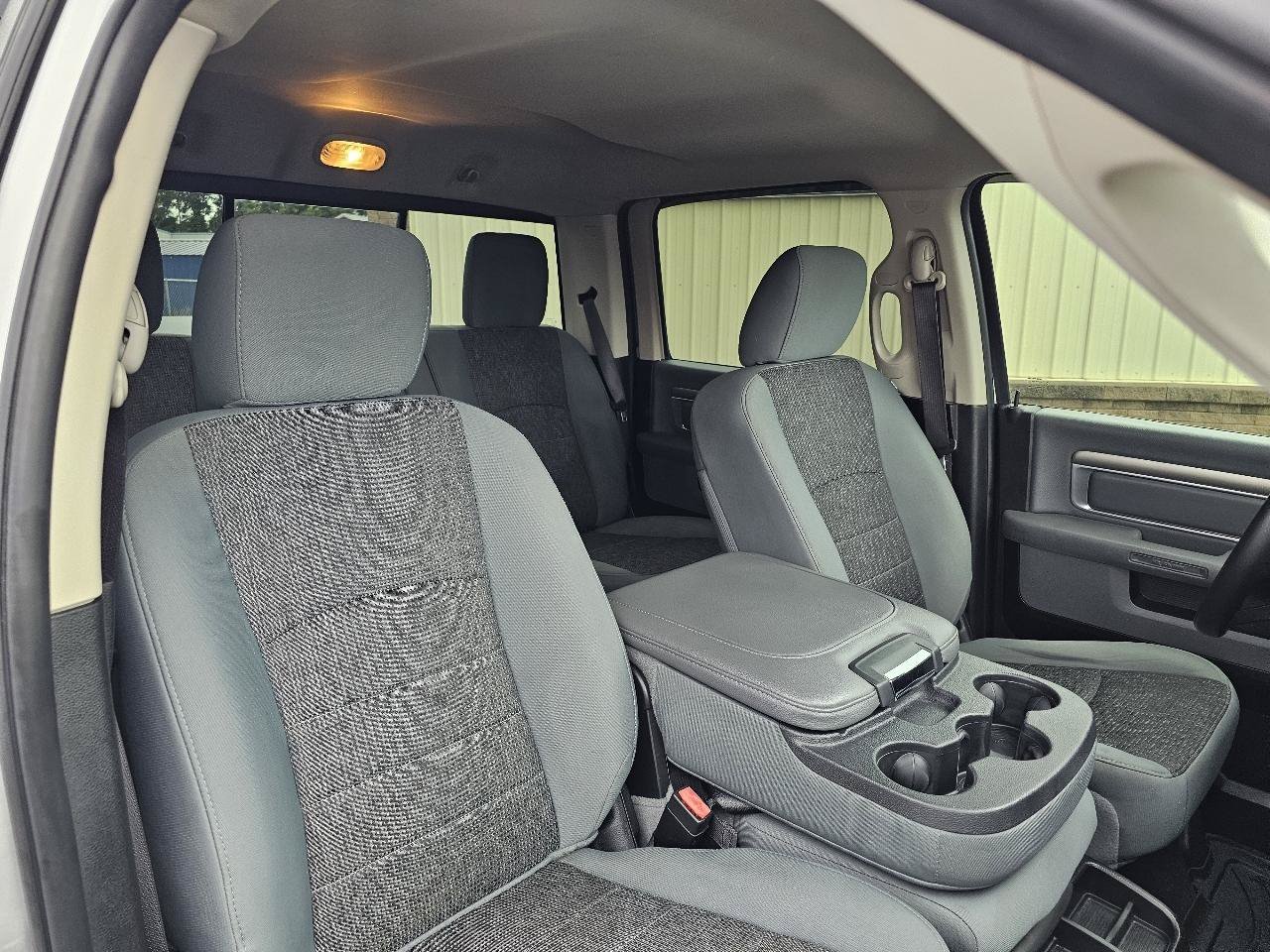Used 2019 RAM 1500 Classic SLT w/ Luxury Group AWD/4WD image 18
