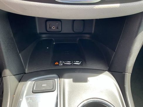 Used 2018 Chevrolet Equinox Premier AWD/4WD image 33