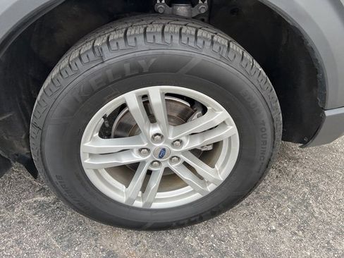 Used 2022 Ford Explorer XLT w/ Equipment Group 202A image 22