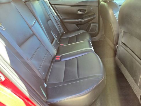 Used 2023 Nissan Sentra SR w/ SR Premium Package FWD image 18
