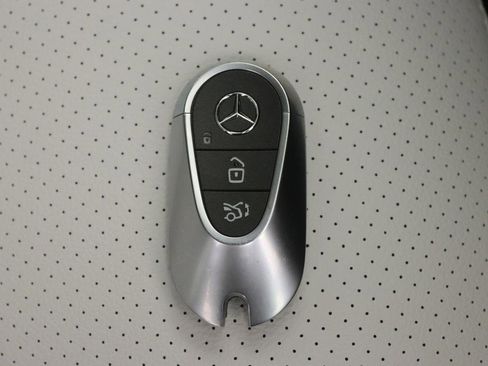 New 2026 Mercedes-Benz GLC 300 image 12