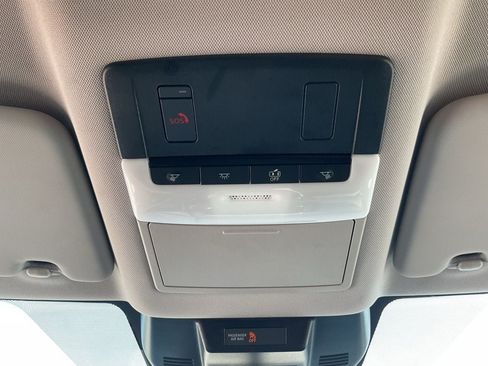 Used 2025 Nissan Rogue SV FWD image 20