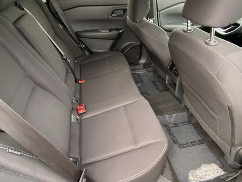 Used 2024 Nissan Rogue S FWD image 11