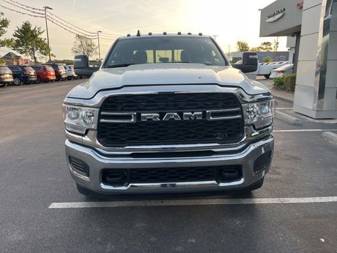 Used 2024 RAM 3500 Tradesman w/ Chrome Appearance Group AWD/4WD image 39