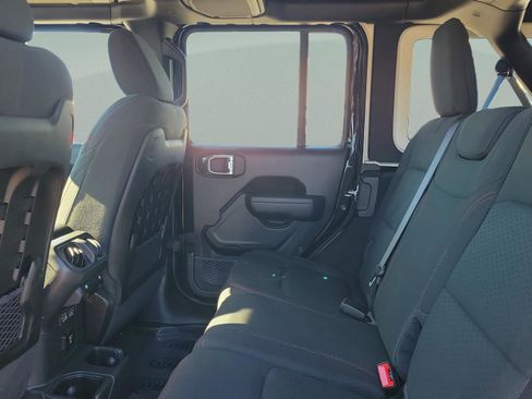 Used 2021 Jeep Wrangler Unlimited Rubicon w/ Xtreme Recon 35" Tire Package image 6