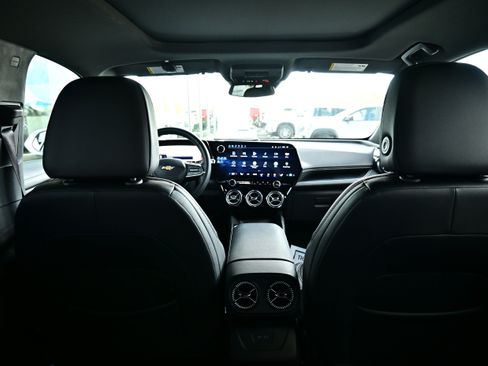 Used 2024 Chevrolet Blazer EV LT image 15