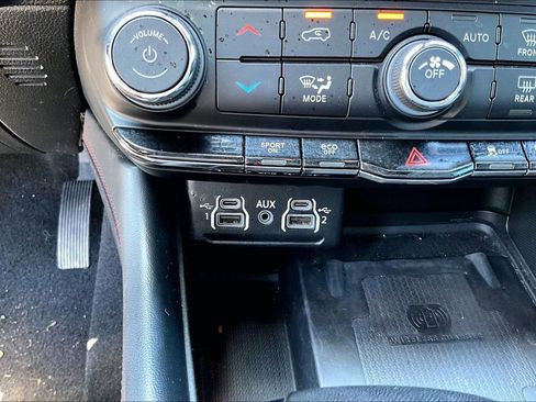Used 2023 Dodge Durango R/T RWD image 34