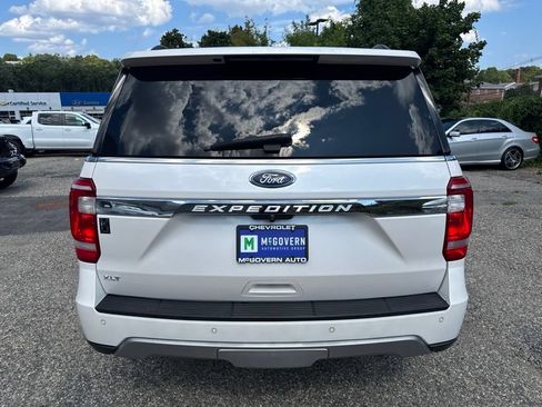 Used 2018 Ford Expedition XLT w/ Equipment Group 202A AWD/4WD image 36