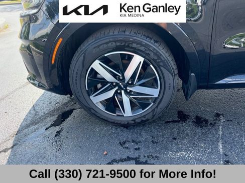 Certified 2023 Kia Sorento S FWD image 17