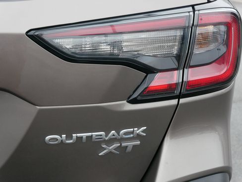 Used 2022 Subaru Outback Limited XT image 17