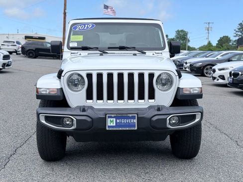 Used 2019 Jeep Wrangler Unlimited Sahara AWD/4WD image 9
