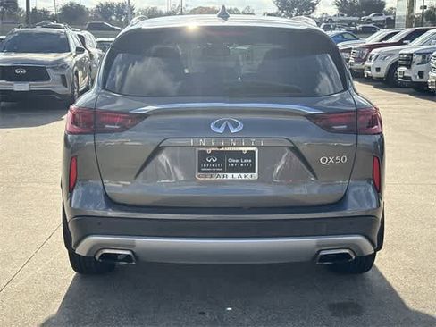 Certified 2022 INFINITI QX50 Luxe image 4
