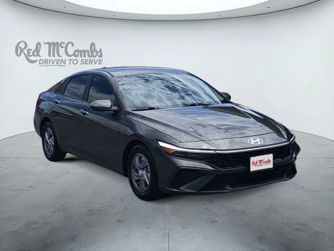 Used 2024 Hyundai Elantra SE FWD image 7