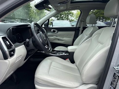Used 2023 Kia Sorento SX AWD/4WD image 14