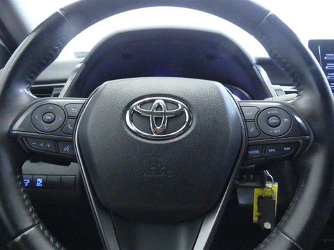 Used 2021 Toyota Camry SE FWD image 14