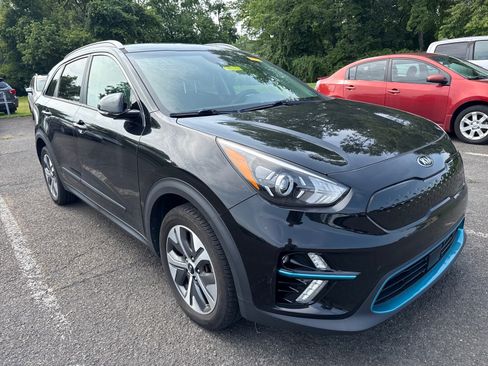 Used 2020 Kia Niro EX FWD image 1