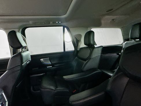 Used 2025 Ford Expedition Platinum AWD/4WD image 29