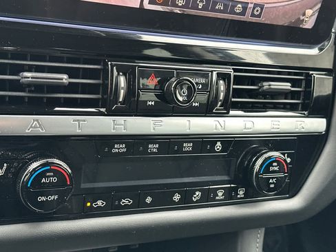 New 2026 Nissan Pathfinder SL image 20