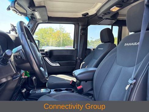 Used 2018 Jeep Wrangler Unlimited Sahara w/ Connectivity Group AWD/4WD image 9
