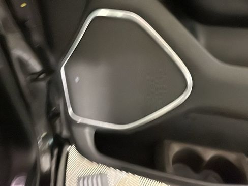 Used 2019 RAM 1500 Laramie AWD/4WD image 35