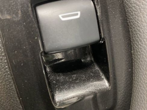 Certified 2024 Chevrolet Equinox Premier image 32