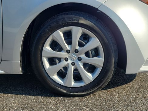 Used 2024 Toyota Corolla LE FWD image 5