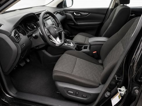 Used 2018 Nissan Rogue Sport SV FWD image 7