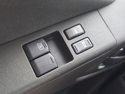 Used 2006 Nissan Frontier XE w/ (G01) XE Preferred Pkg image 26