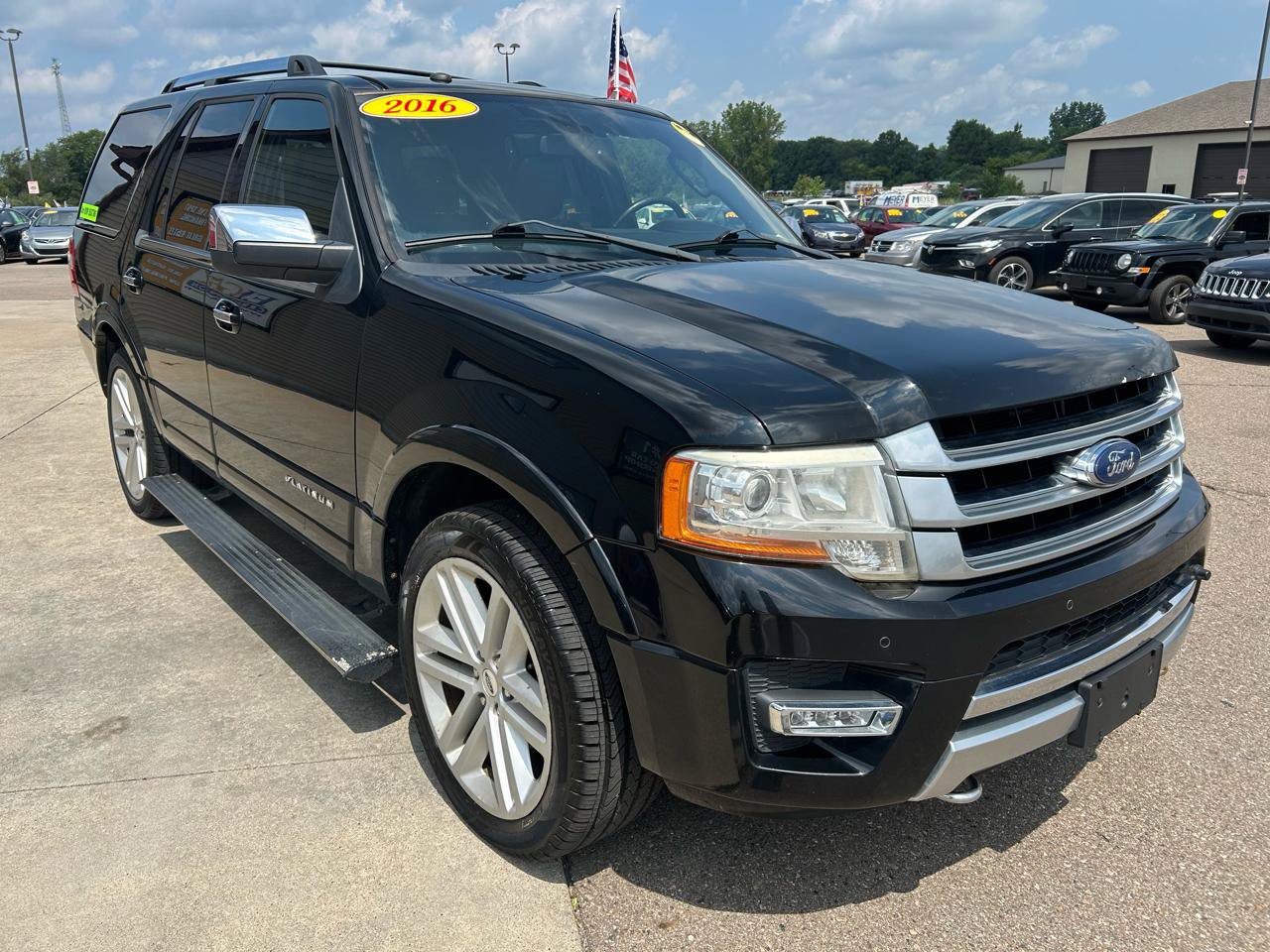 Used 2016 Ford Expedition Platinum AWD/4WD image 3