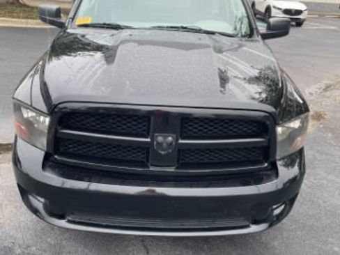 Used 2011 RAM 1500 Express image 2