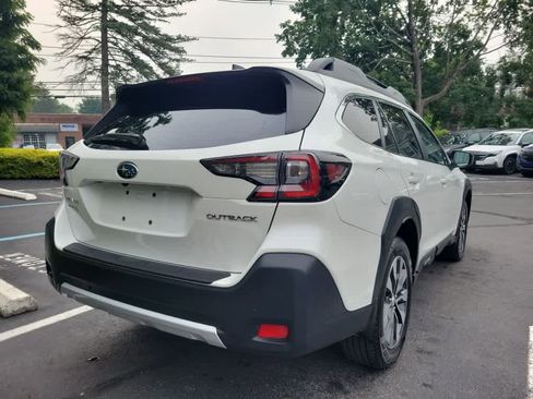 Used 2024 Subaru Outback Limited image 3