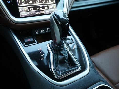 Used 2023 Subaru Outback Touring image 40